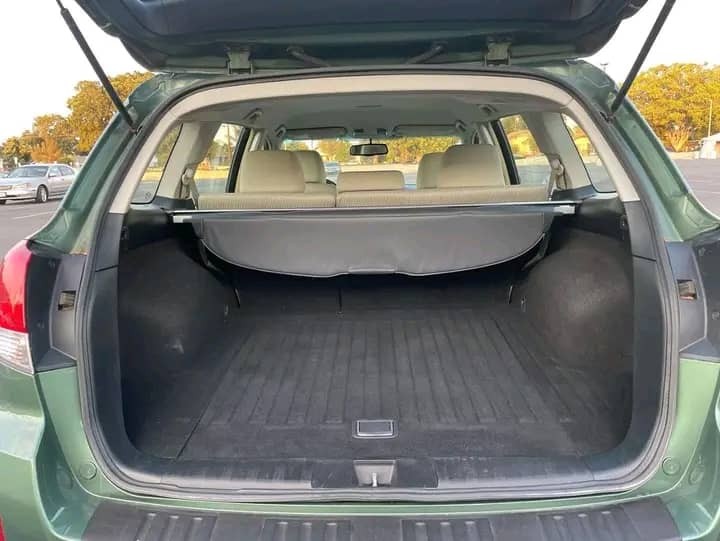 2009 SUBARU OUTBACK AWD - RELIABLE & STYLISH SUV