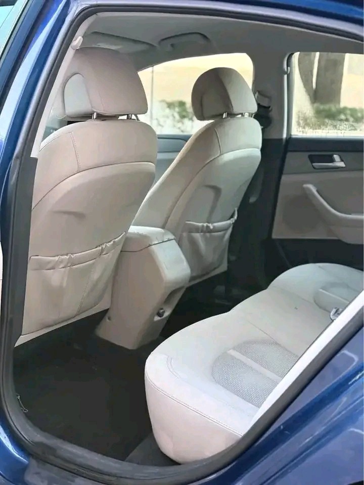 2016 Hyundai Sonata - Stylish Sedan with Modern Features!