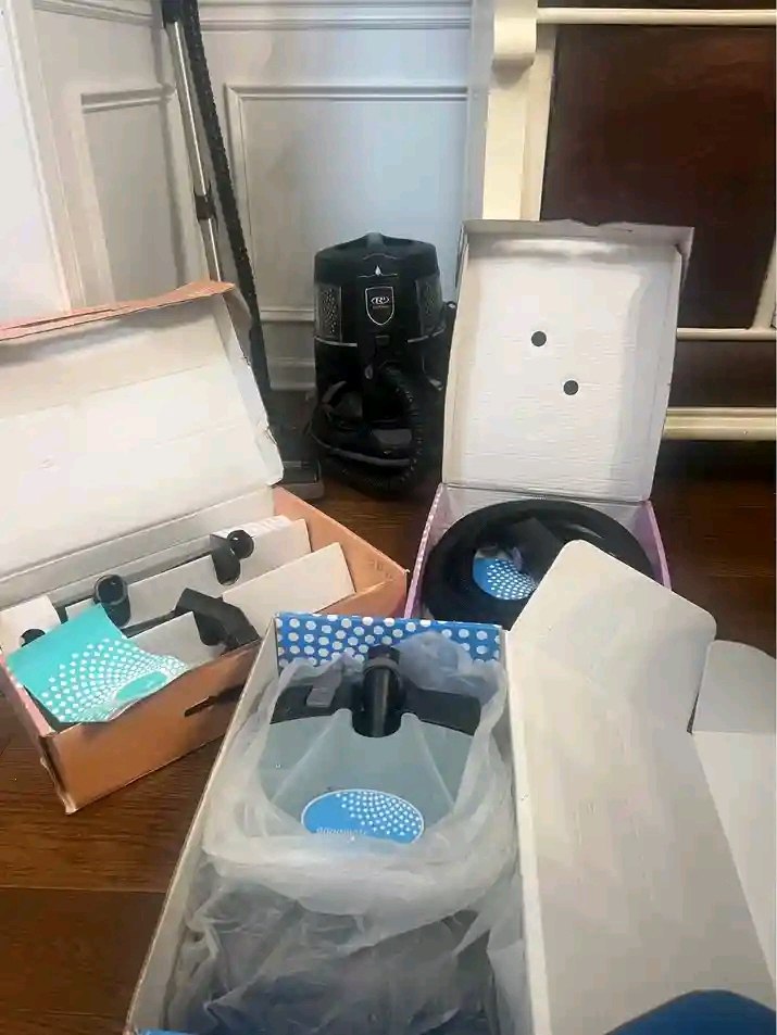 wireless vacuum cleaner for sale, very new yet used. 2 months in custody