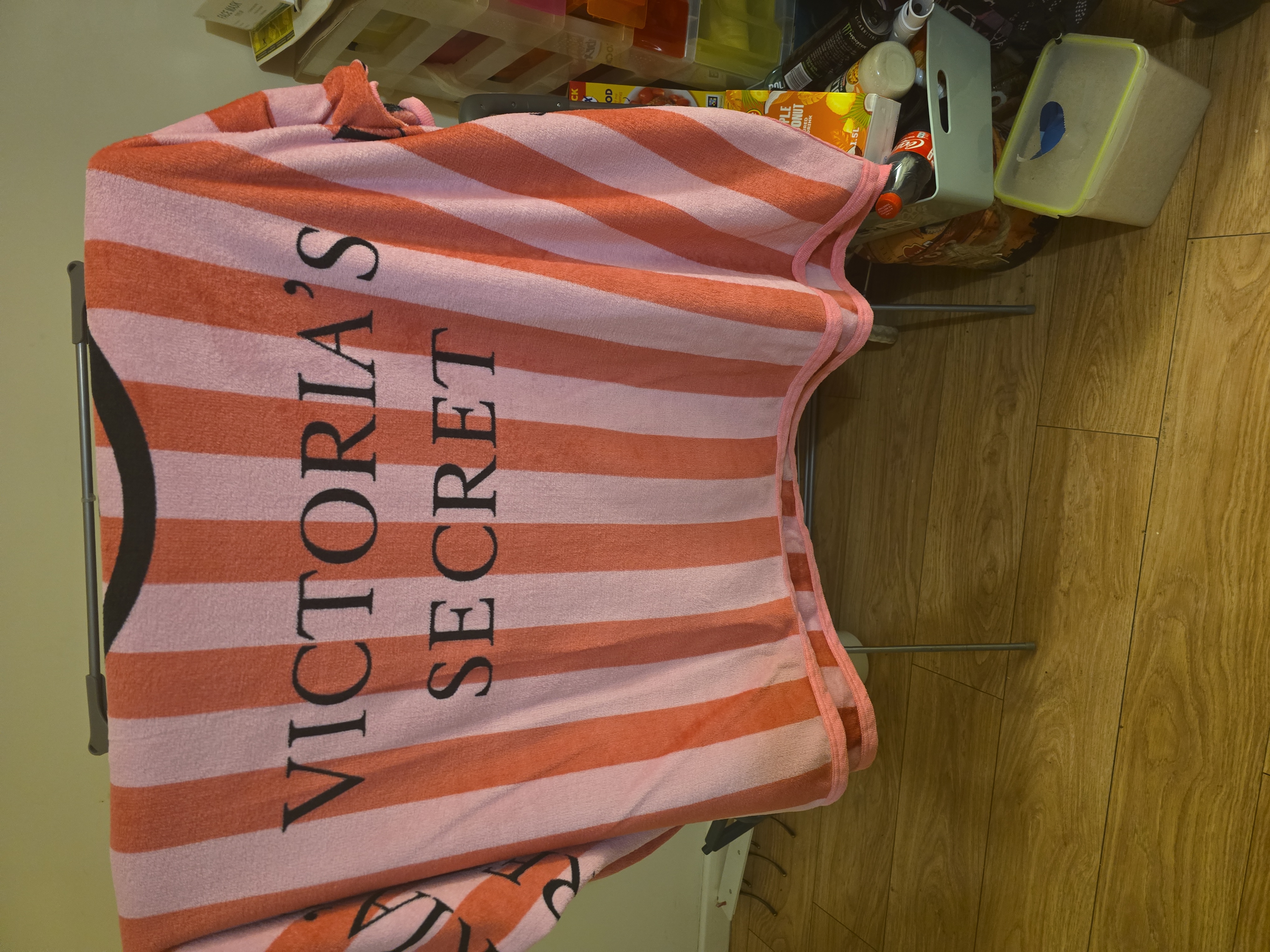 throw pink Victoria secrets new never been used